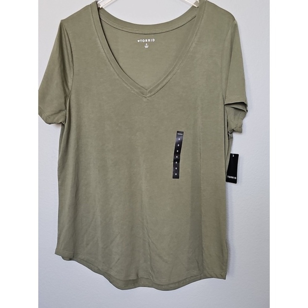 Torrid Girlfriend Signature Jersey V-Neck Tee Minimalist Boho Size 0 L NWT